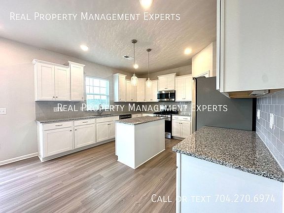 4th image of 110 Rooster Tail Ln