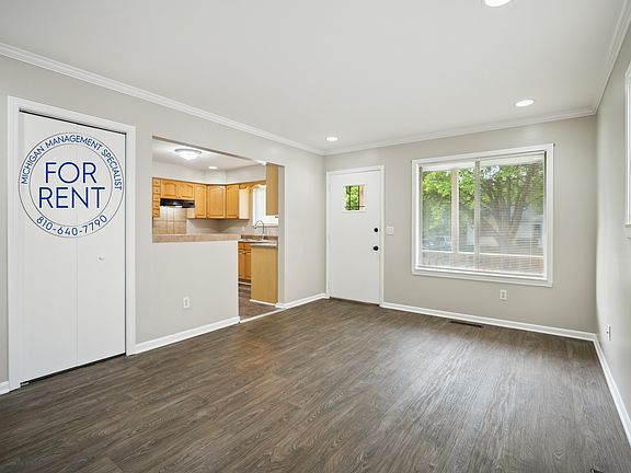 5th image of 3717 Larchmont St