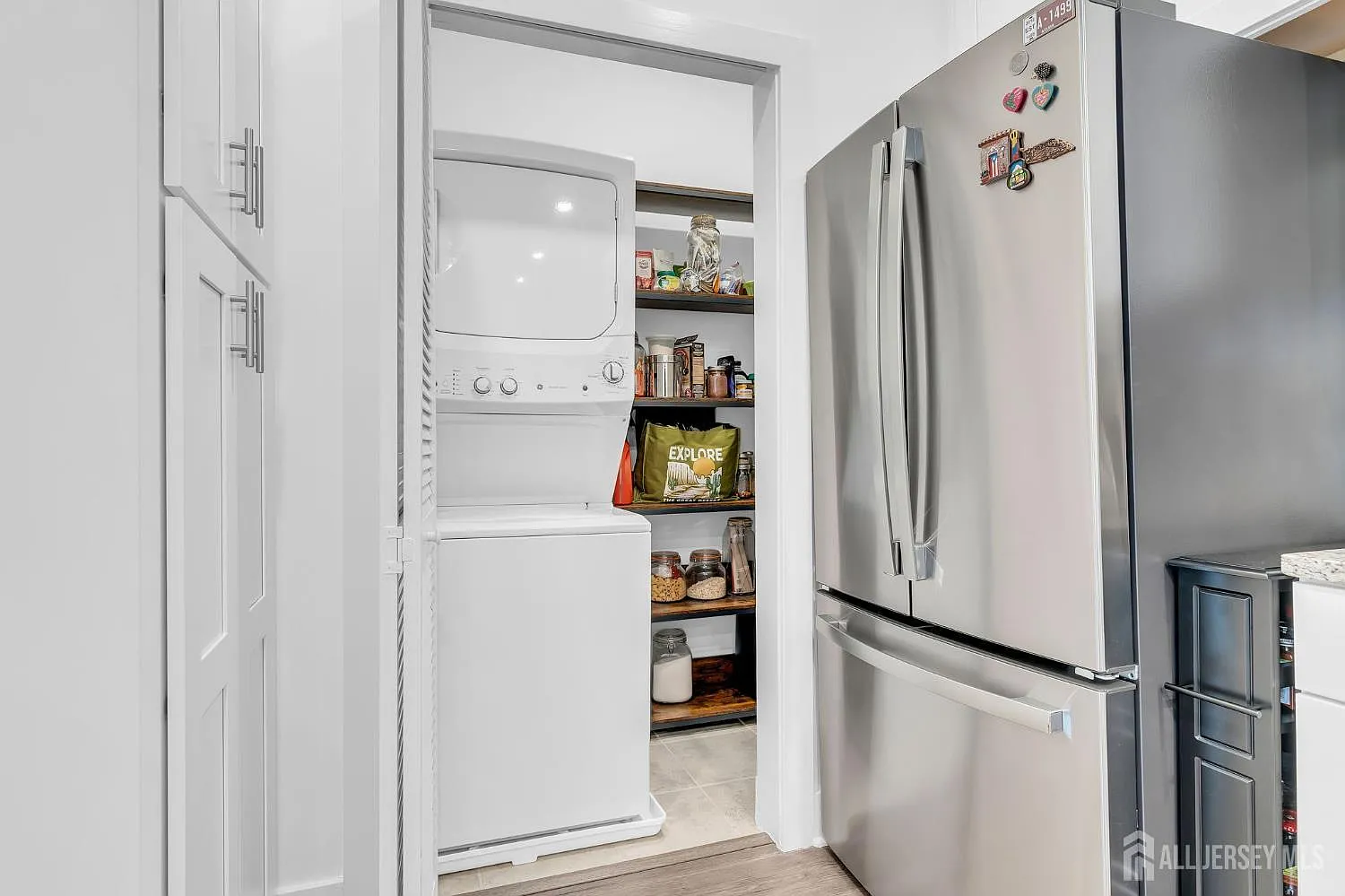 2 bed, 2.0 bath, 1226 sqft, $3,000 — Photo 4