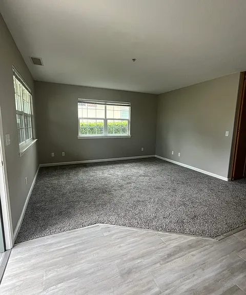 519 N Ferrocarril Rd — Photo 12