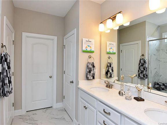 3rd image of 1071 Waterlily Dr Unit 35