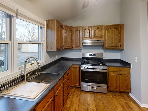 3rd image of 120 N Summit St #1