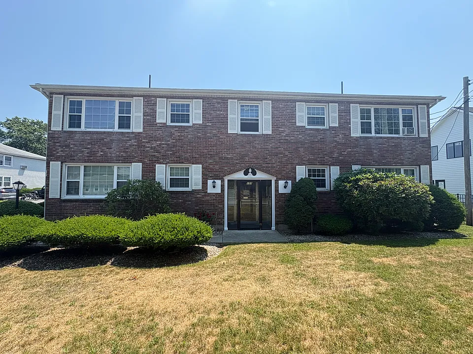 159 Center St #1
