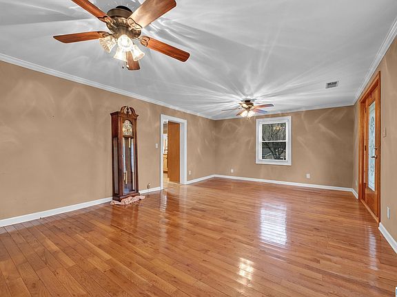 5th image of 4418 Plum Dr