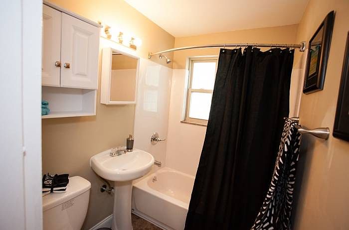 2nd image of 5483 Youngridge Dr APT 1