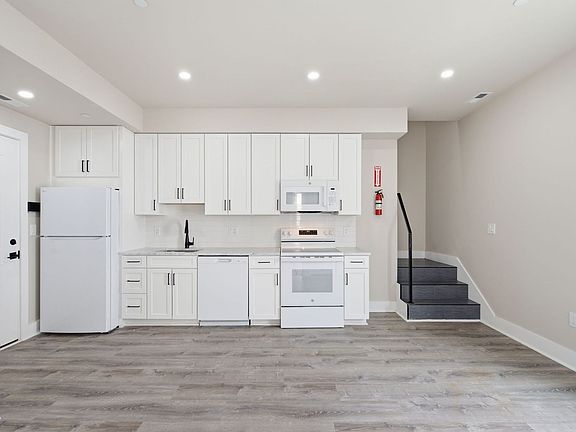 2nd image of 727 16th St NE #6