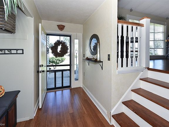 5th image of 4076 Tudor Ave