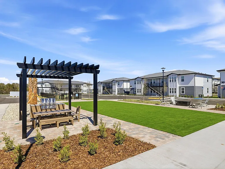 Venture Apartments — Photo 12
