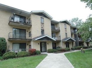 5746 106th St APT 3D, Chicago Ridge, IL 60415