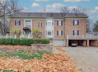 210 N Taylor Ave APT D, Saint Louis, MO