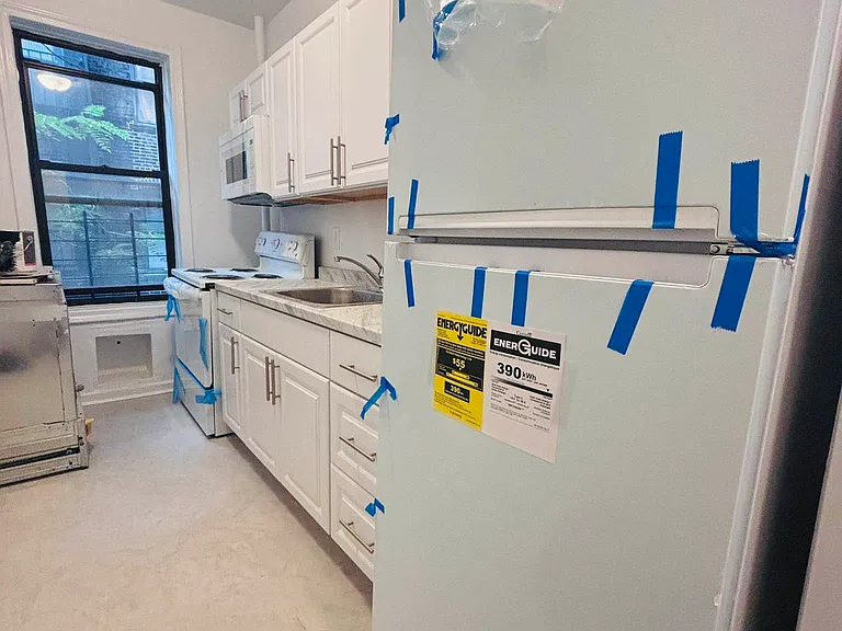 209 Bennett Ave #3B — Photo 5