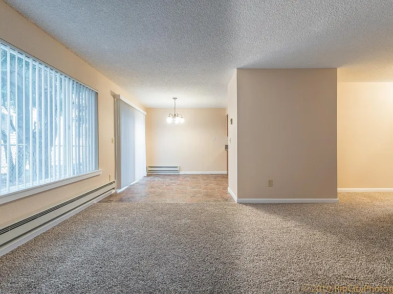 9512-9524 N Oswego Ave — Photo 14