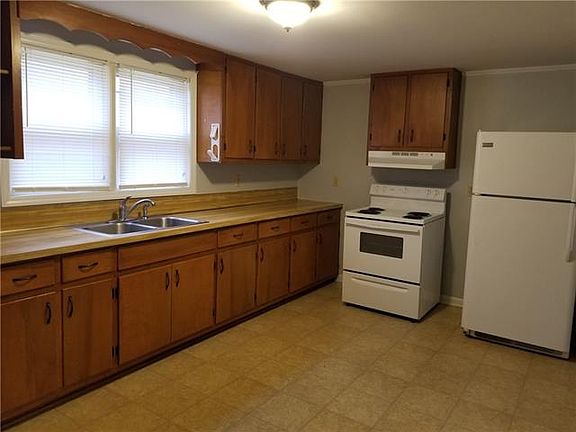 5th image of 4347 Duncan Dr APT 4