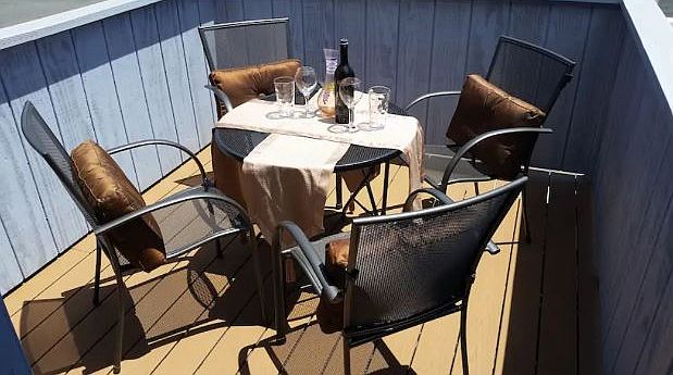 Deck can seat up to 6