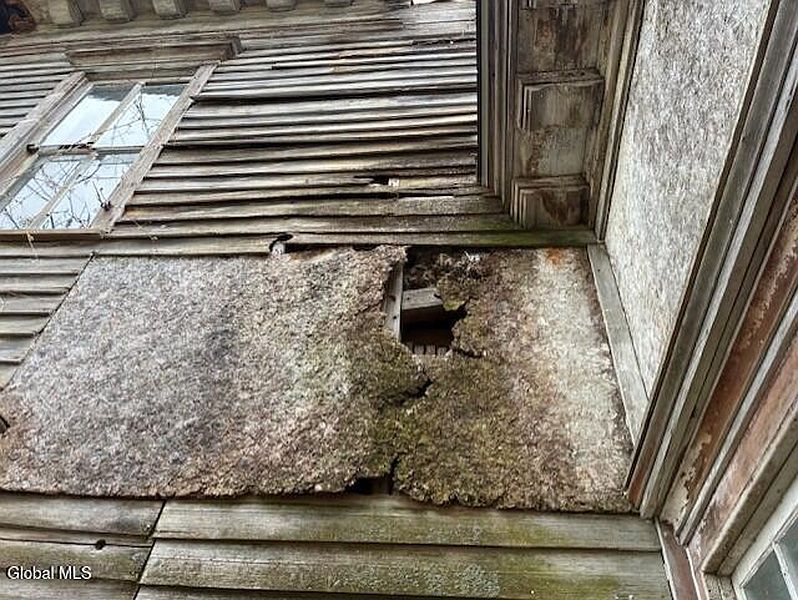 3rd image of 422 Argusville Road