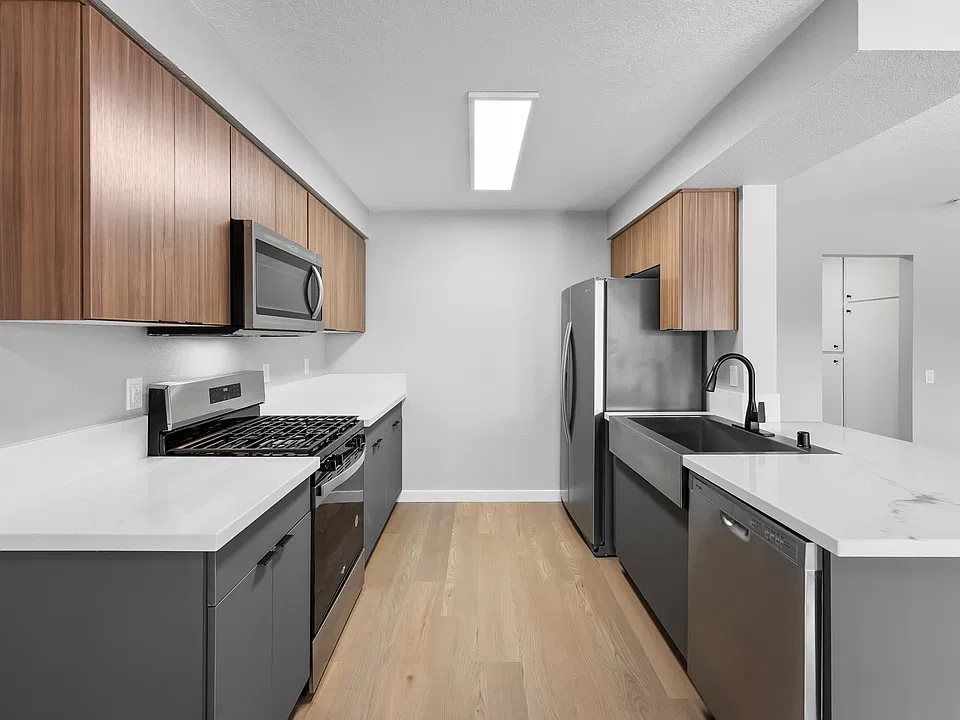 The 5800 Apartment Homes