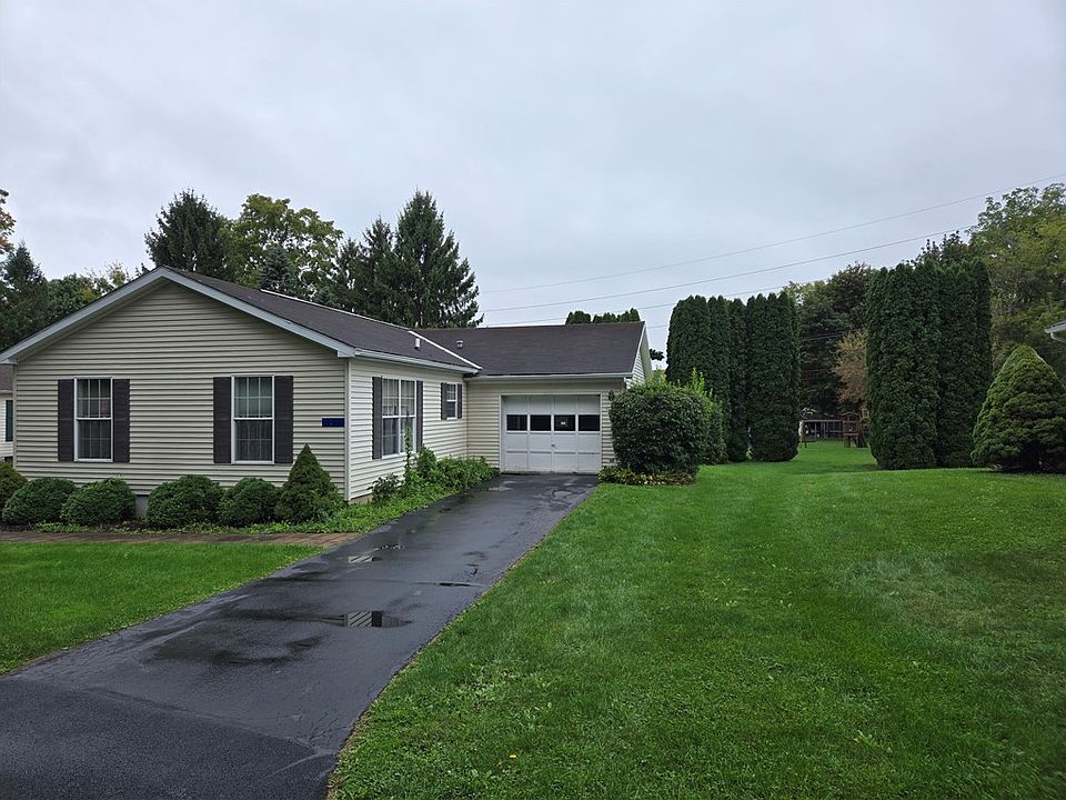 1st image of 17 Spruce Acre