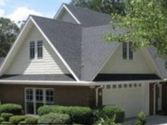 Attached 2 car garage 
