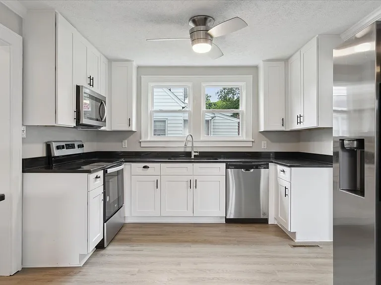 101 Pulaski St — Photo 11