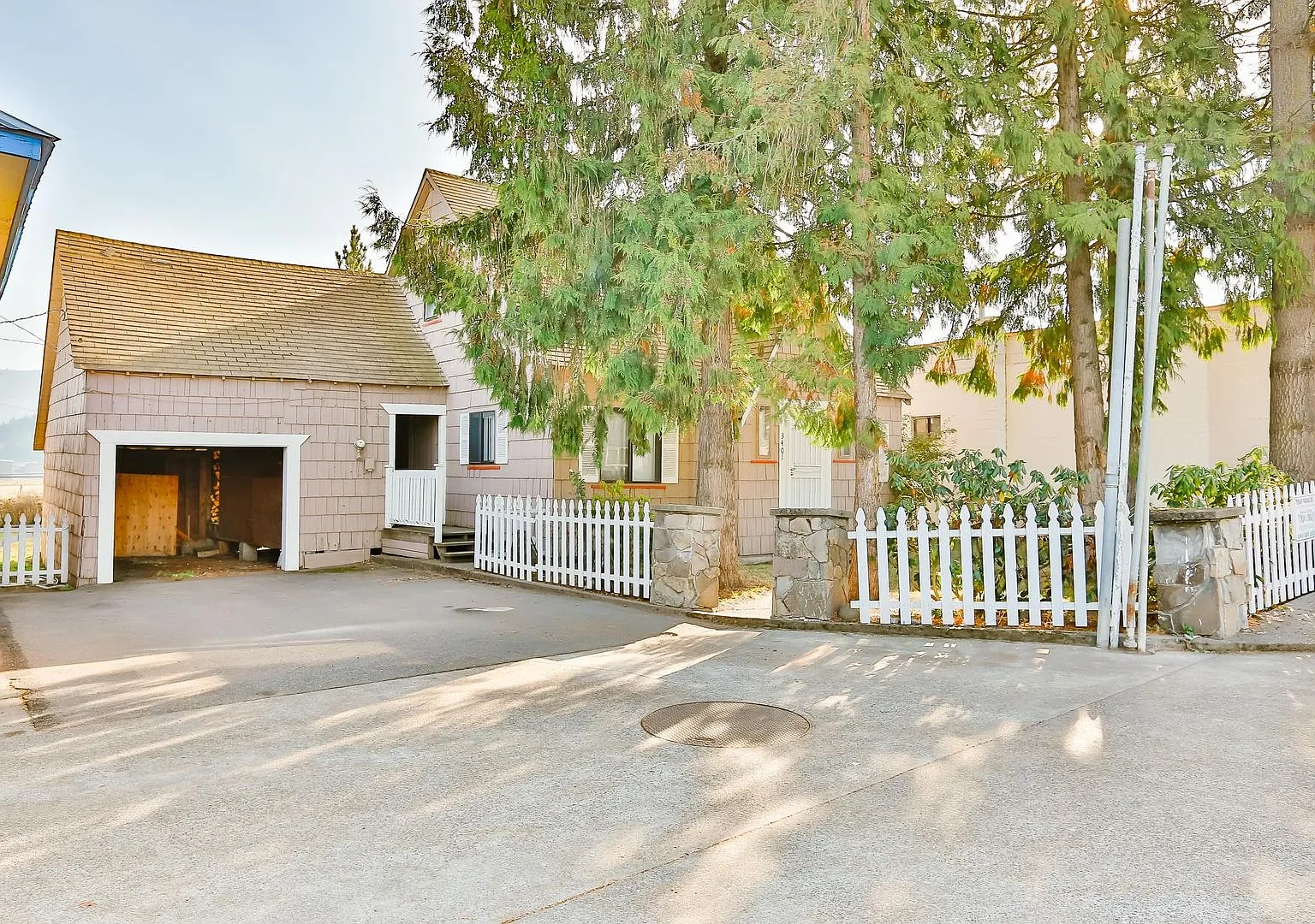 Application Pending - Two Bedroom Home in Downtown Odell — Photo 2