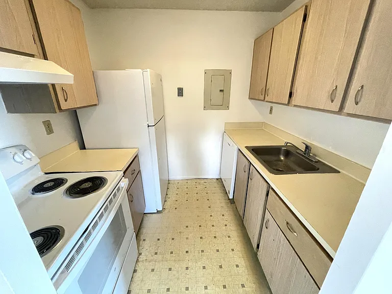1068 N Benoist Farms Rd #312 — Photo 3