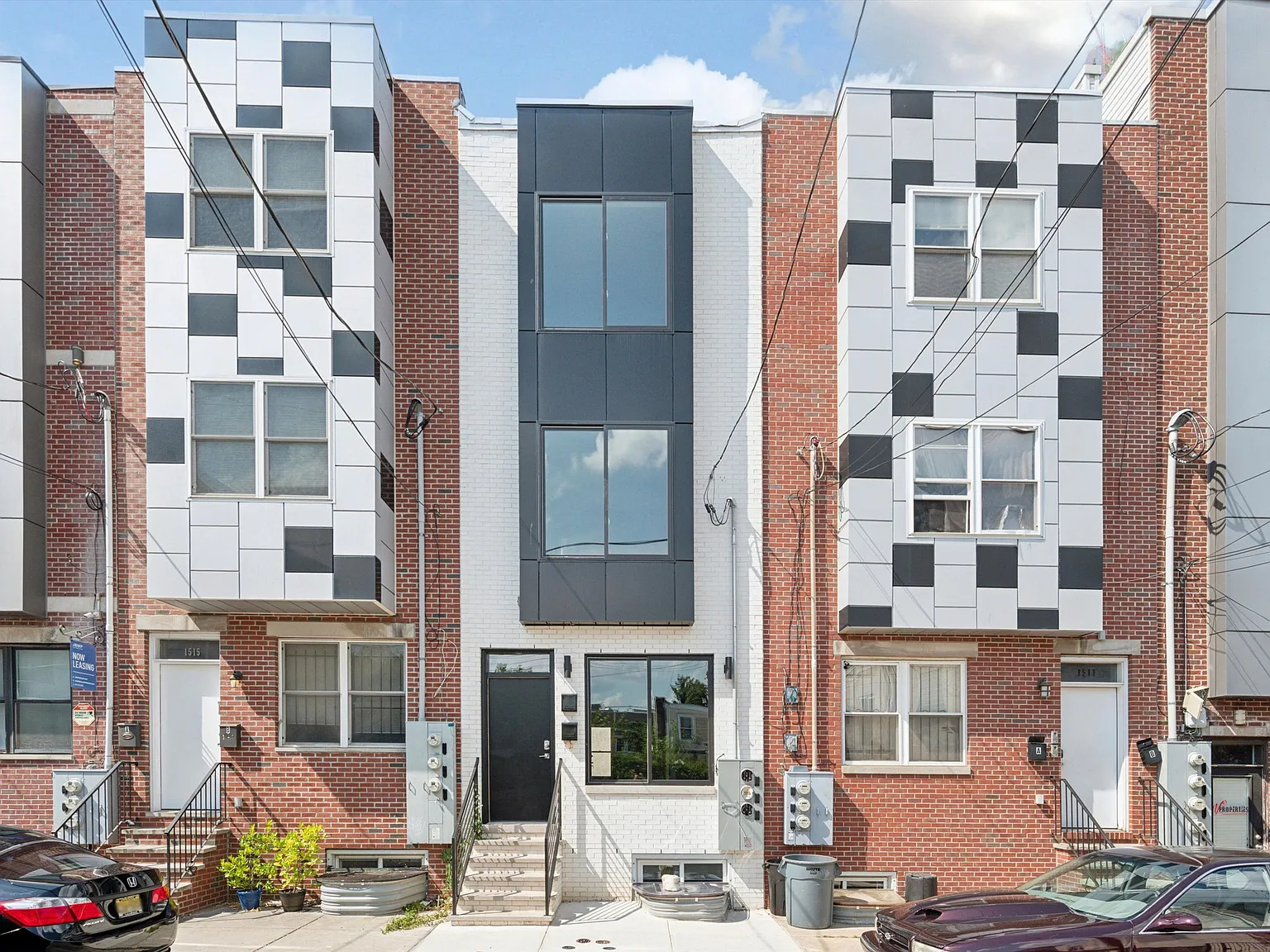 3 bed, 911 sqft, $1,700 — Photo 3