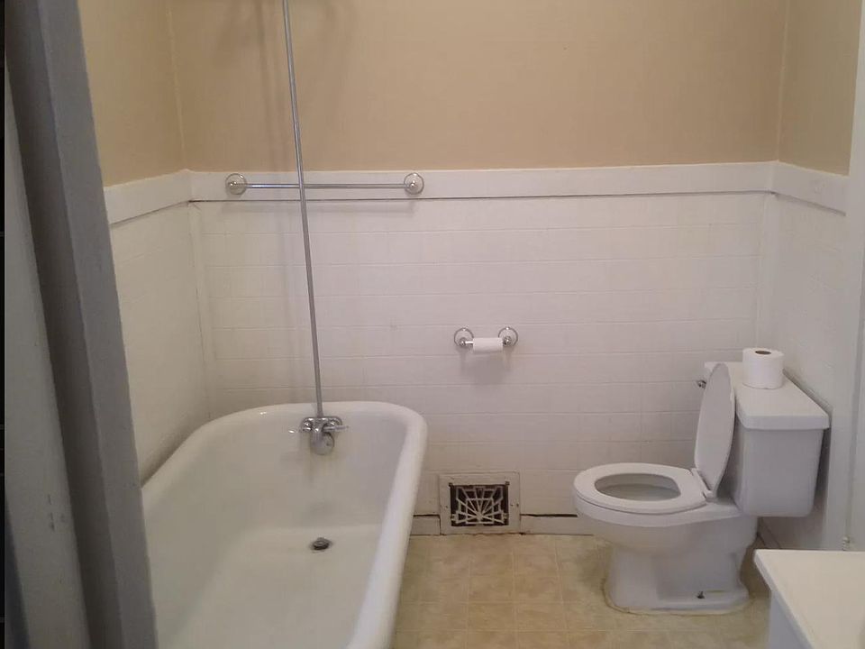 1st image of 1031 Wall St