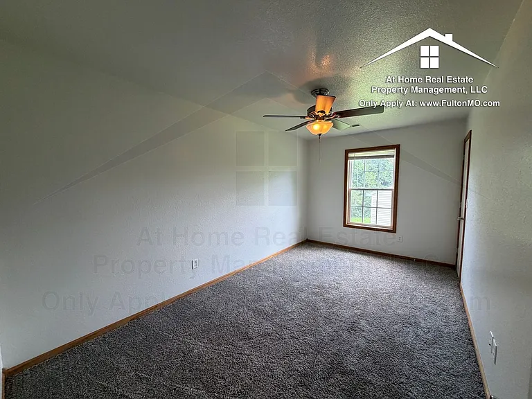 1902 Dunham Dr — Photo 16