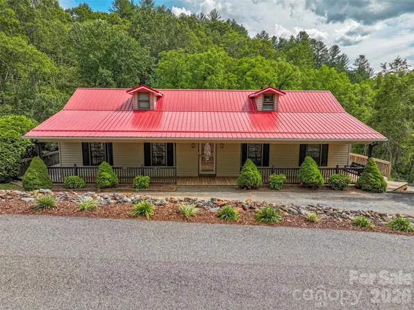 300 Dogwood Ln, Burnsville, NC 28714