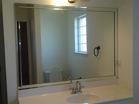 3rd image of 1664 Woodlawn Way