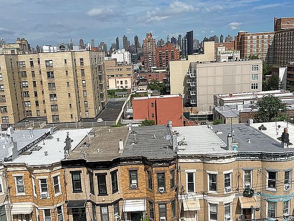 2nd image of 31-85 Crescent St APT 604