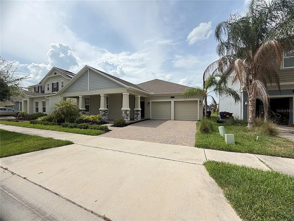 4 bed, 2.5 bath, 2414 sqft, $2,400 — Photo 4