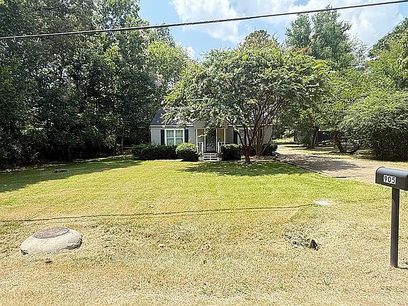 5th image of 905 Lee St