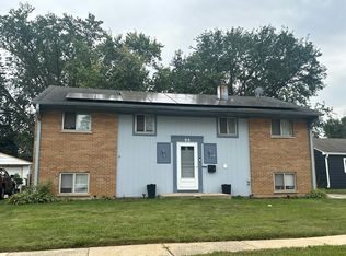 95 Windsor Ln, Glendale Heights, IL 60139