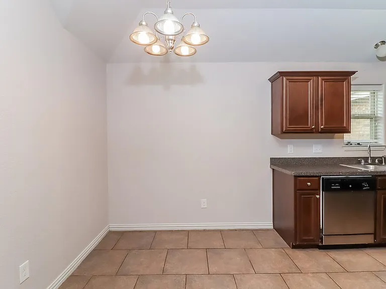 7648 Hollow Point Dr — Photo 7