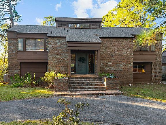 2nd image of 246 Watchhill Rd