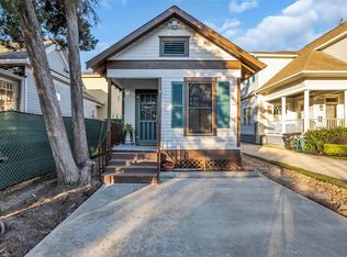 611 Harvard St, Houston, TX 77007
