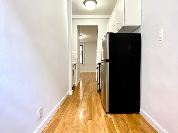 2nd image of 1482 York Ave APT 4i