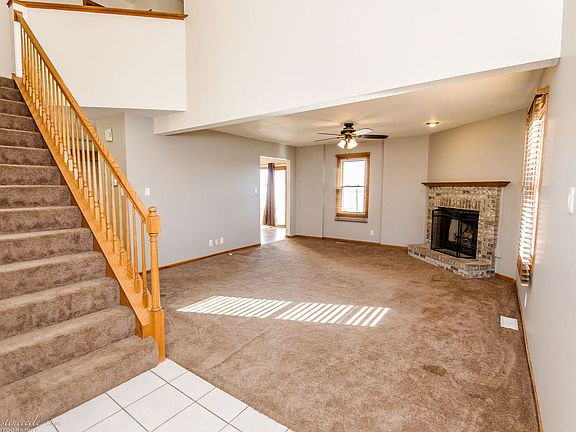 2nd image of 532 Sandburg Dr Unit 532