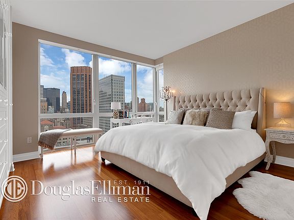 2nd image of 39-45 E 29th St Unit 28C