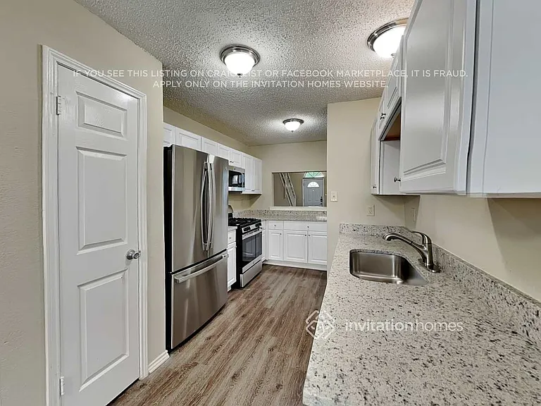 4317 Saugus Dr — Photo 8