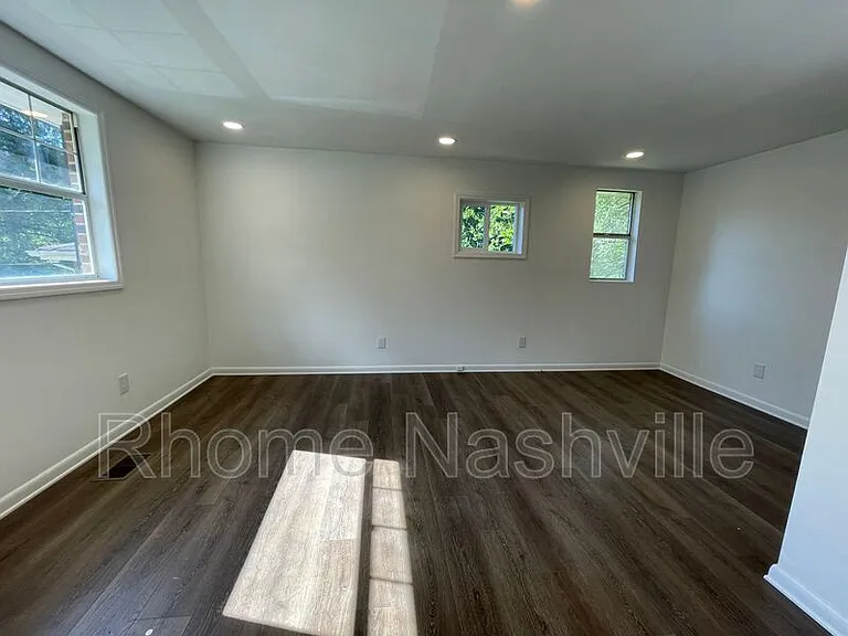 916 Algonquin Ct — Photo 6