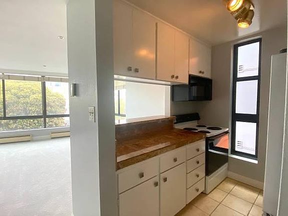 3rd image of 455 Vallejo St APT 307
