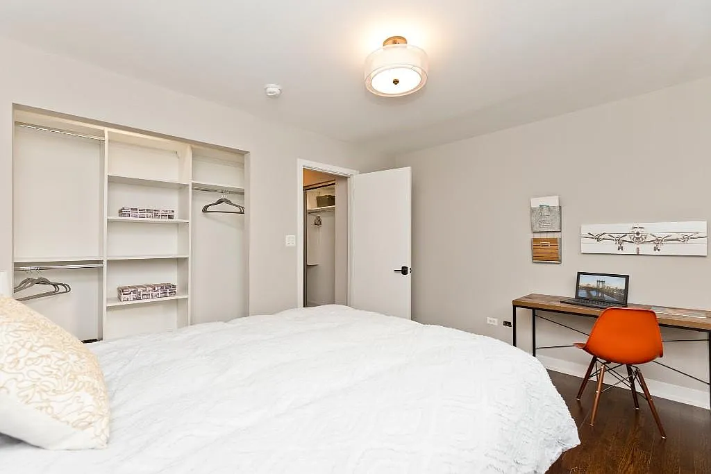 1 bed, 900 sqft, $2,102 — Photo 3