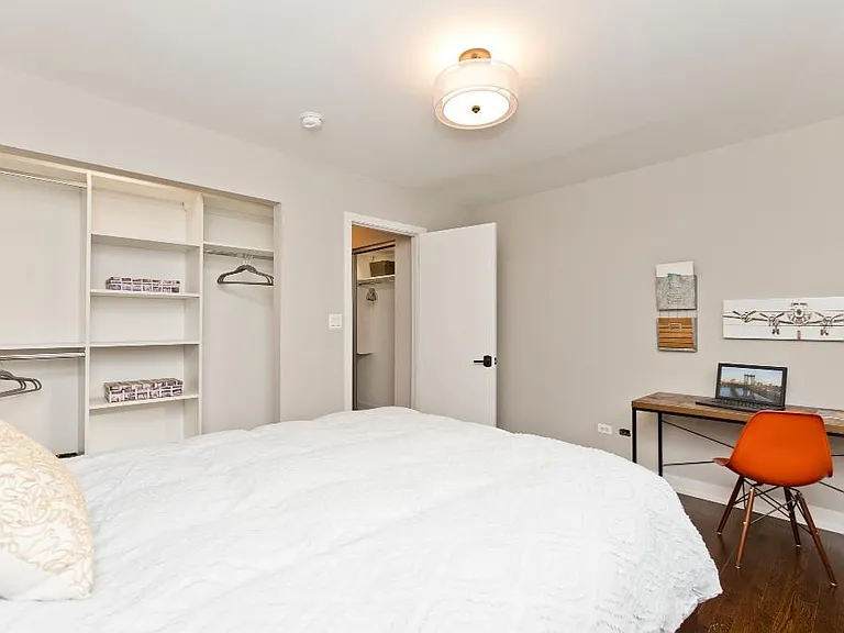 5538 N Sheridan Rd #202 — Photo 3