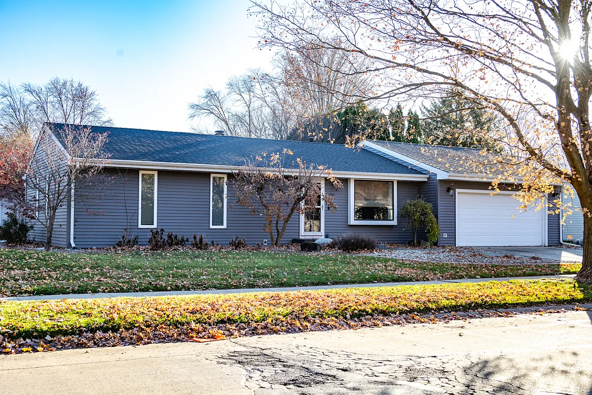 2705 Southwood Dr photo 1