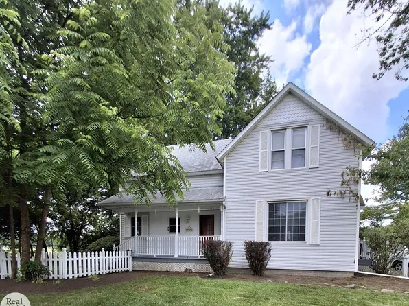 407 Woodworth St, Marine City, MI 48039