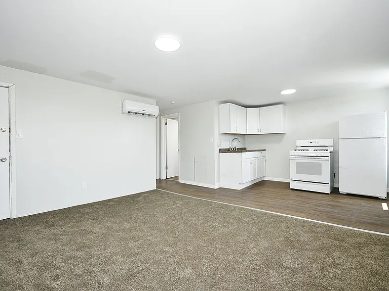 1103 Crosby St #2 — Photo 21