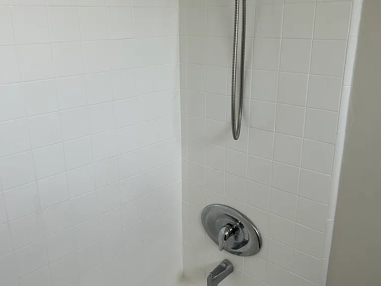 Hillside Apartments — Photo 5