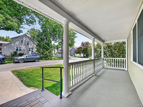 4th image of 106 Cedar Avenue